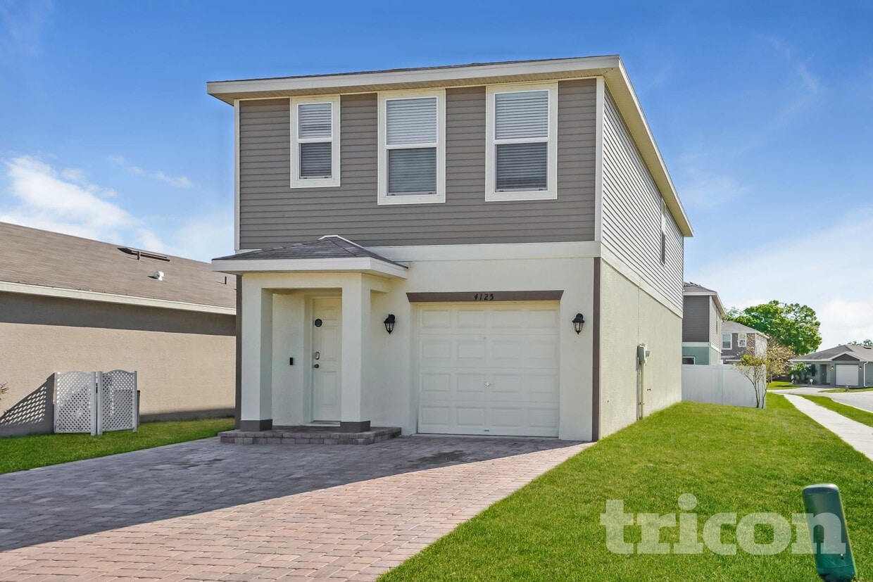 Foto principal - 4125 11th St E