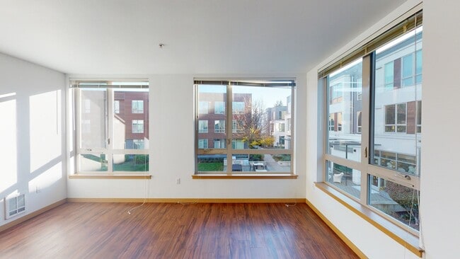 Interior Photo - CityLine