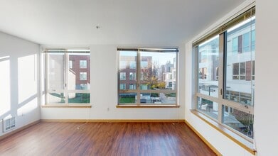 Interior Photo - CityLine