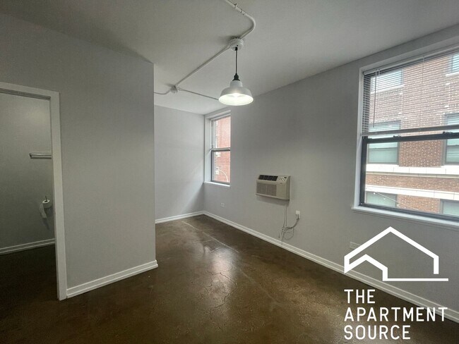 Foto del edificio - 1136 W Wilson Ave