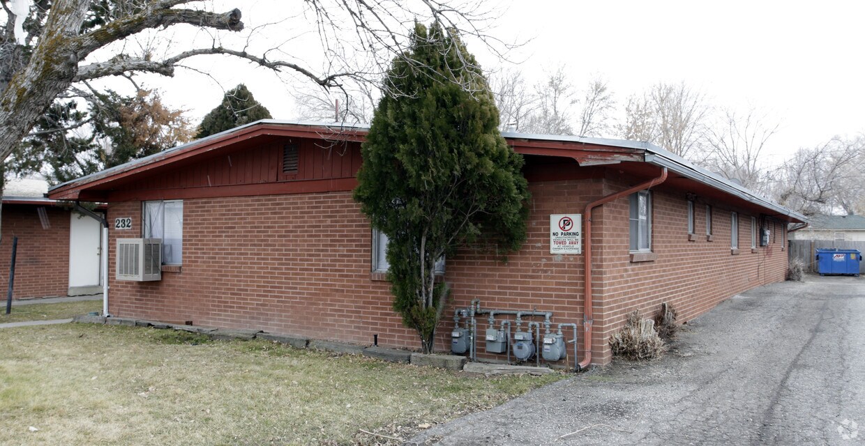 Building Photo - 232 E Baird Ave