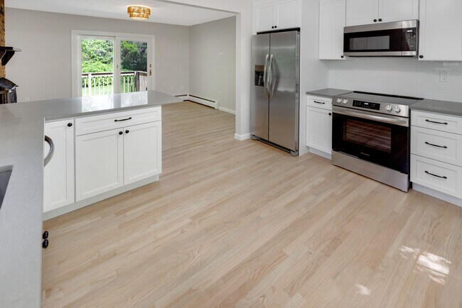Foto del edificio - 10 Meadow Ln