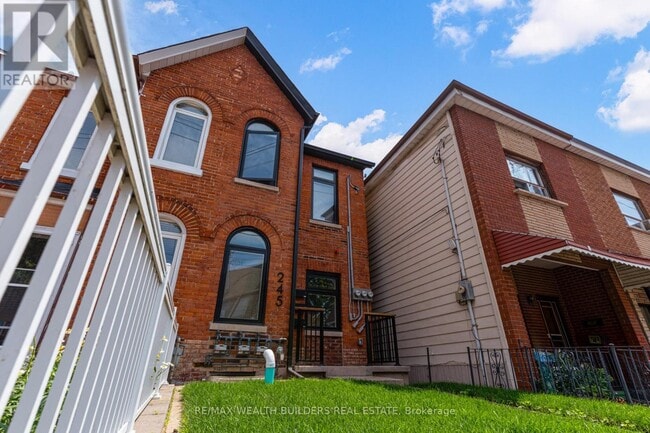 Building Photo - 245 Brock Ave