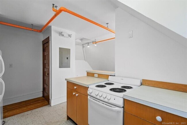 Building Photo - 98 Cold Spring St