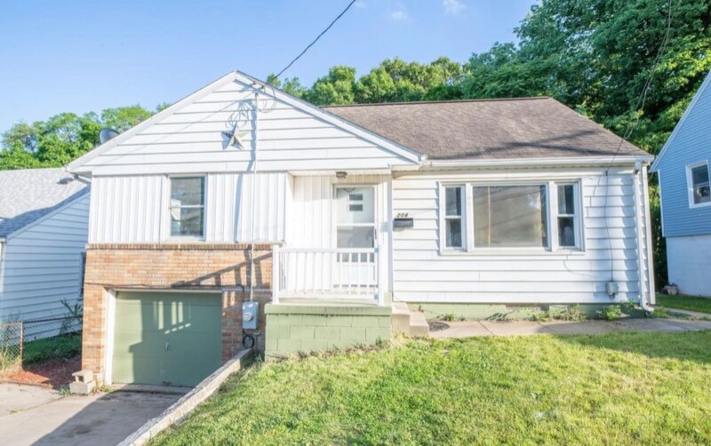 Primary Photo - 204 W Garfield Ave