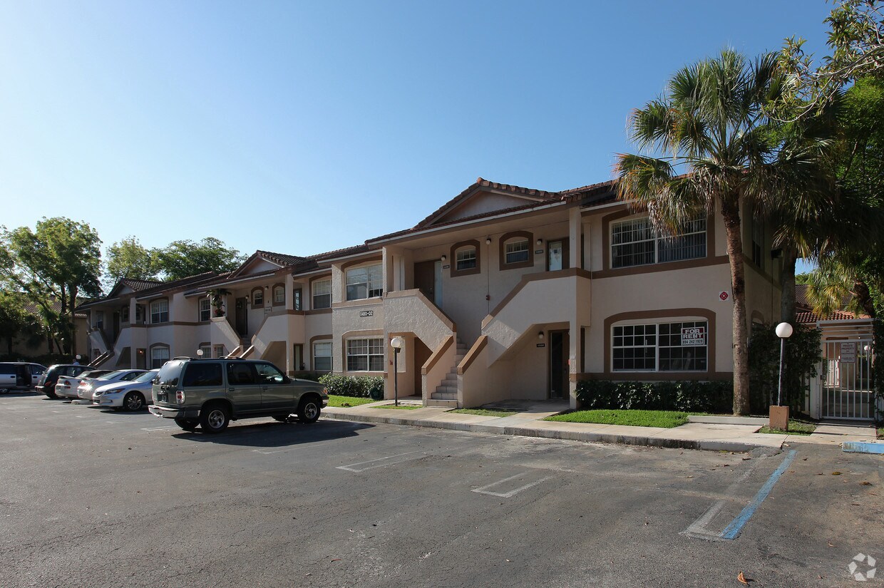 The Glenwood Gardens Apartments Coral Springs, FL