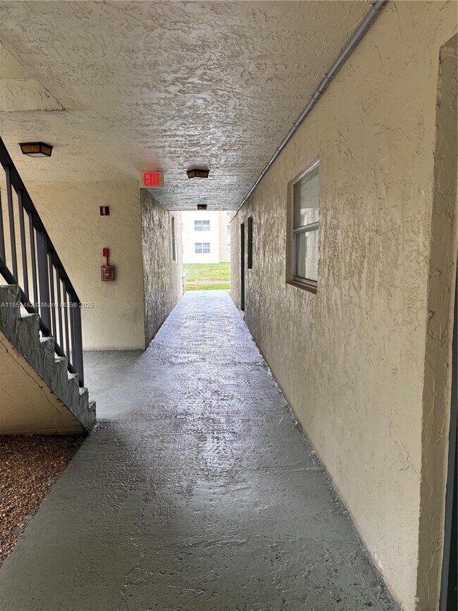 Foto del edificio - 1820 N Lauderdale Ave