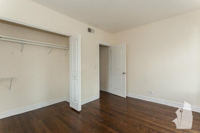 Foto del edificio - 2 bedroom in Chicago IL 60613