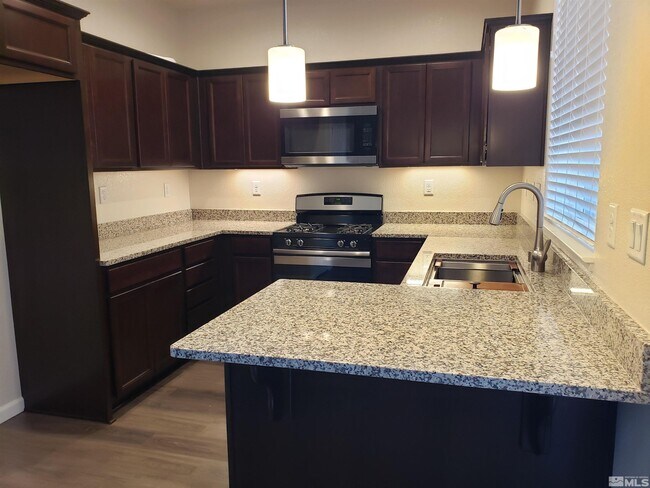 Building Photo - 3655 Oaklawn St