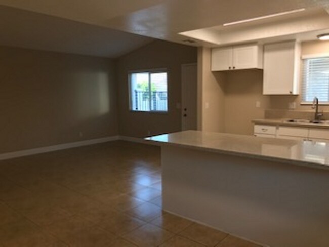 Foto del edificio - COMING SOON!!  3 bedroom 2 bath Duplex in ...