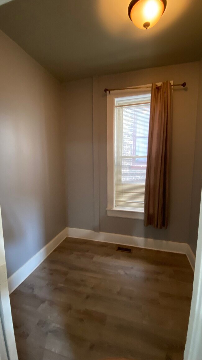 Habitación pequeña - 1621 W Cullerton St