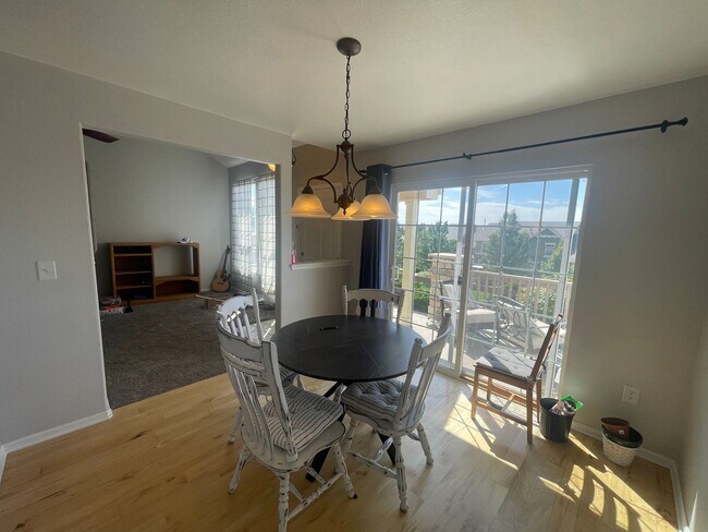 Building Photo - Townhome in Castle Rock! 2 Bedroom 2.5 bat...