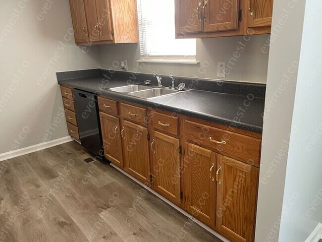 Building Photo - 4824 Catskill Dr