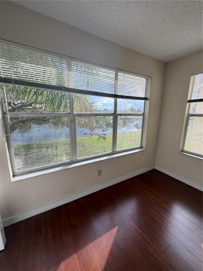 Foto del edificio - 12430 Vista Isles Dr