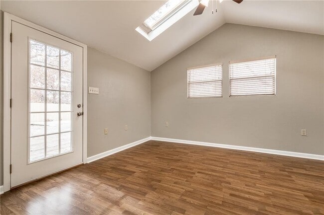 Building Photo - 3313 Meadow Ln