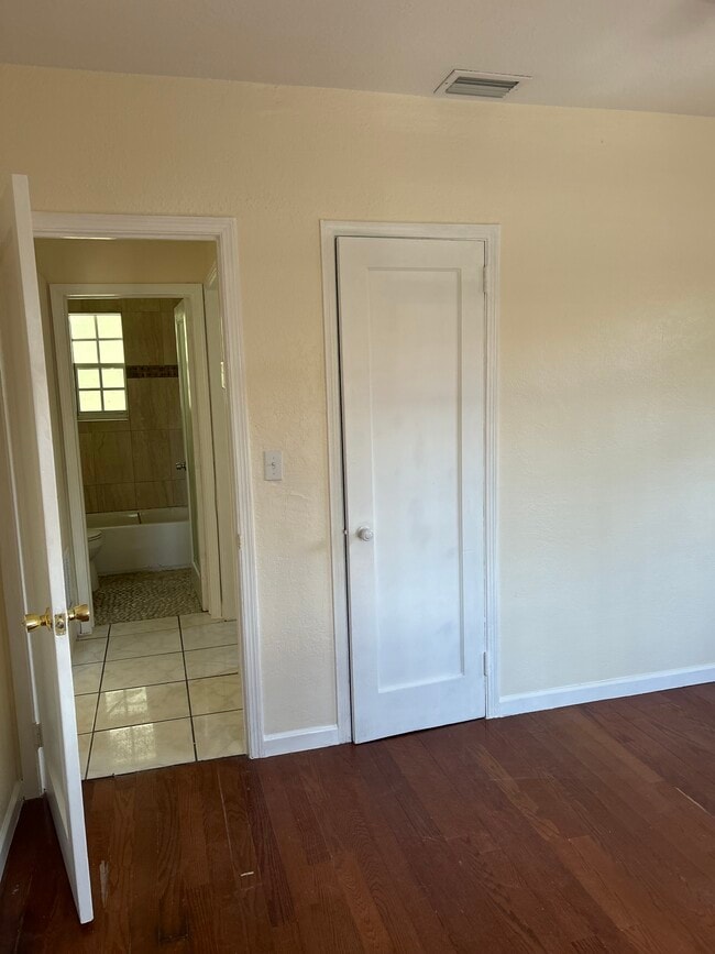 Photo - 327 NW 59th Terrace House