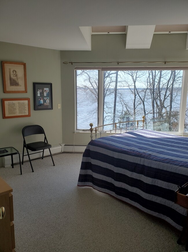 575 Bay Rd