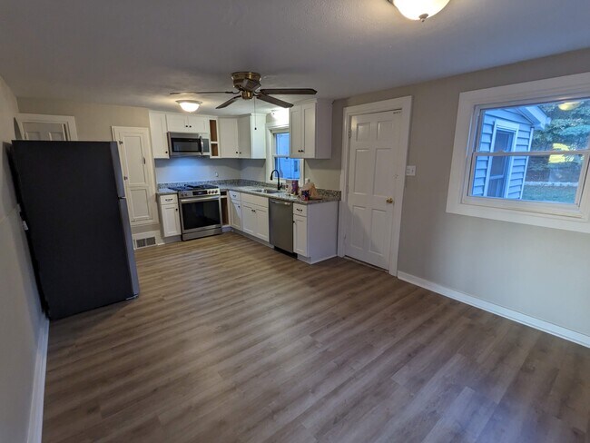 Kitchen - 583-2 Main St