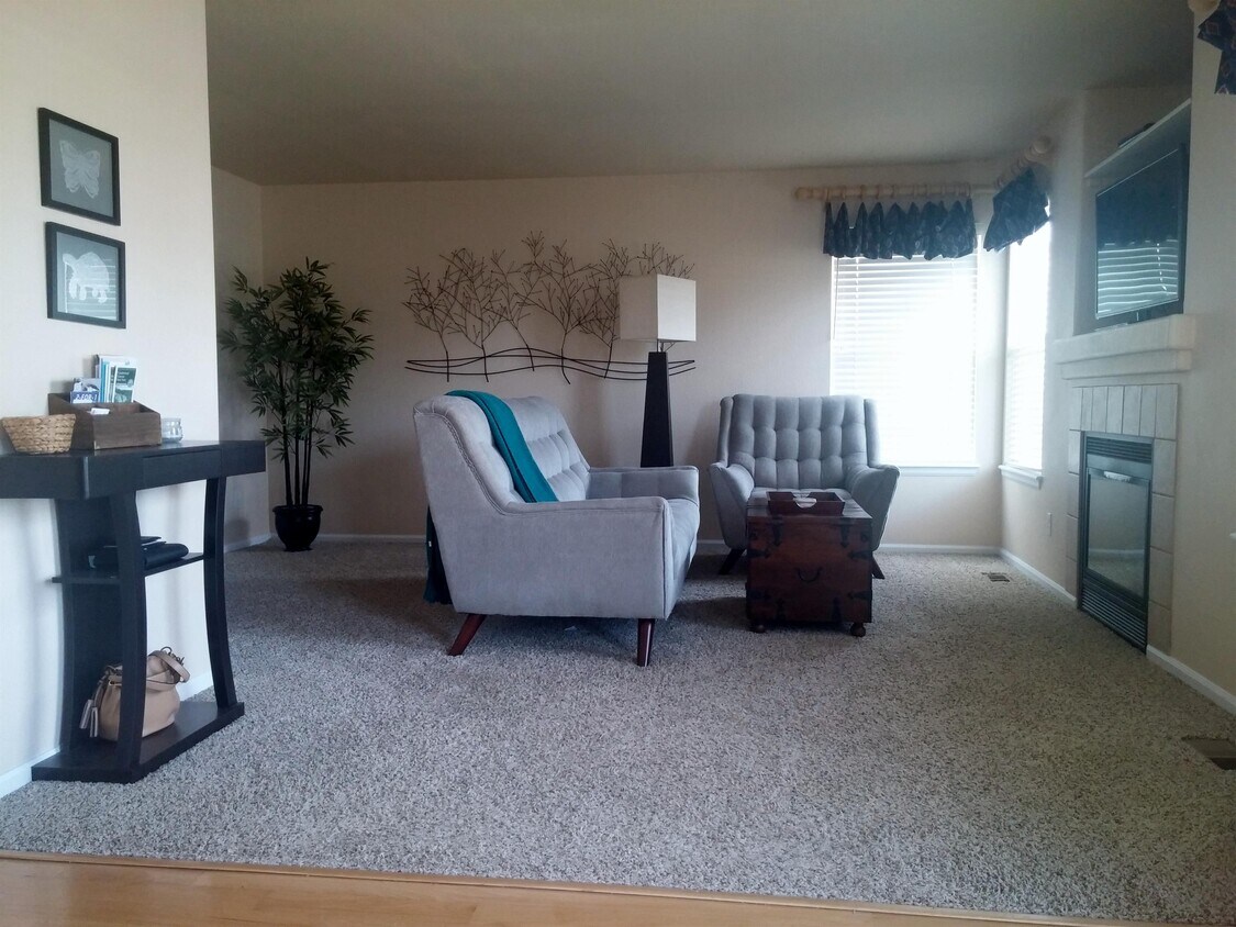 Foto principal - 9919 Saybrook St