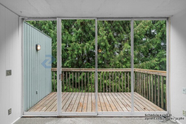 Building Photo - 2745 NW Pettygrove St