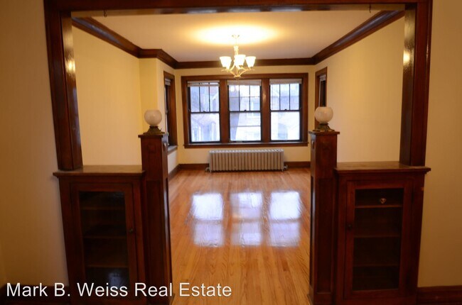 Building Photo - 3352-3354 S Lituanica Ave