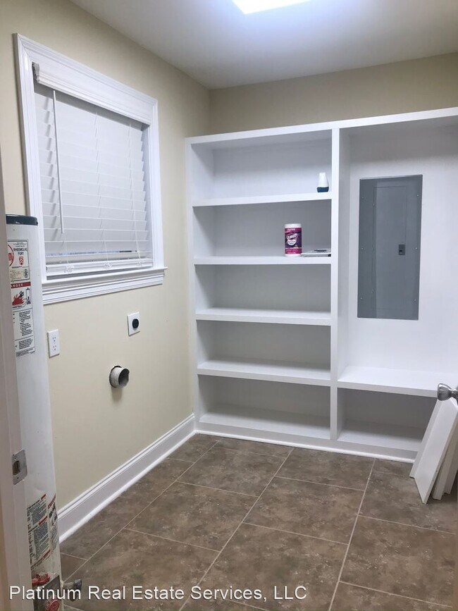 Building Photo - 2 br, 1 bath House - 545 Wiltz Drive