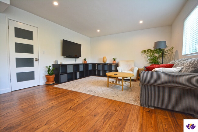 Foto del edificio - 10854 Morrison St
