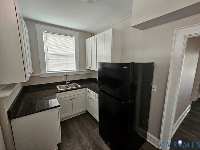 Foto del edificio - 2817 W Grace St