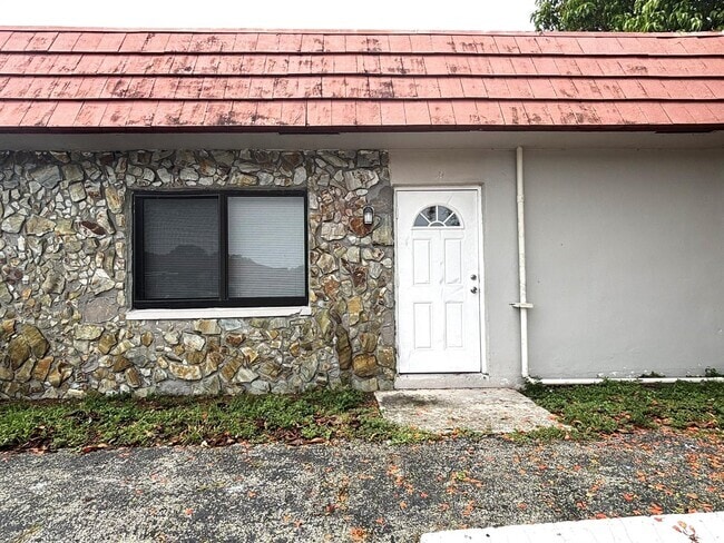 Building Photo - 7635 SW 10th St