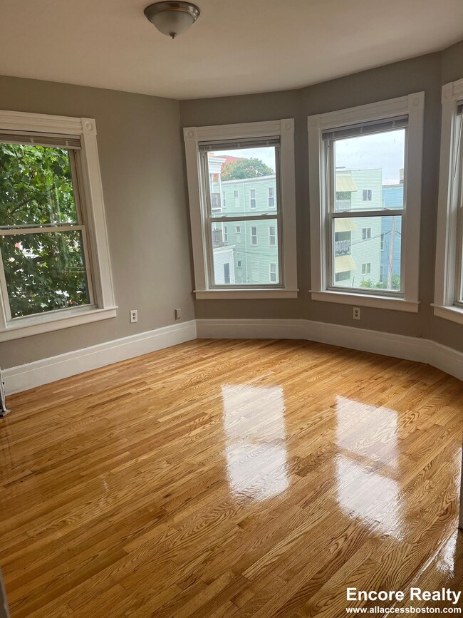 Building Photo - 186 Bowdoin St