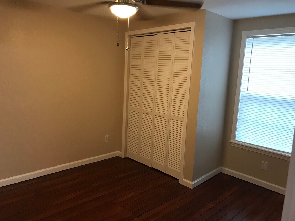 Foto principal - 3103 S Tyler St