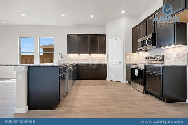 Foto del edificio - Spacious 3-Bedroom Home – Your Perfect Fam...