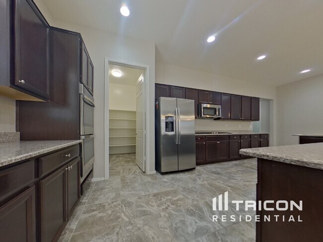 Foto del edificio - 15744 W Pierce St