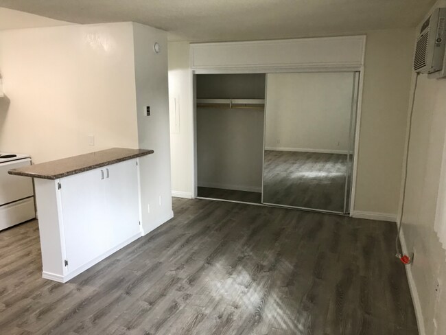 Foto del edificio - 13059 Oxnard St