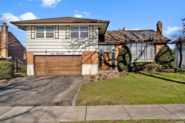Building Photo - 733 Hillcrest Pl