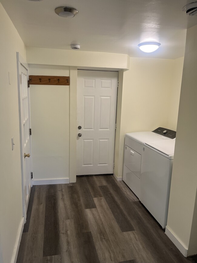 Washer/Dryer - New - 697-1 Islington St