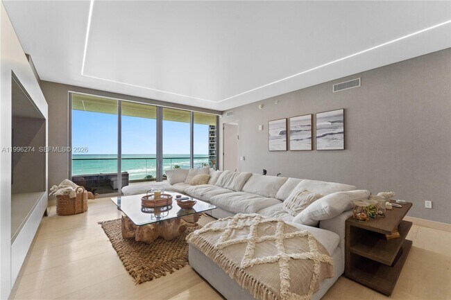 Foto del edificio - 18975 Collins Ave