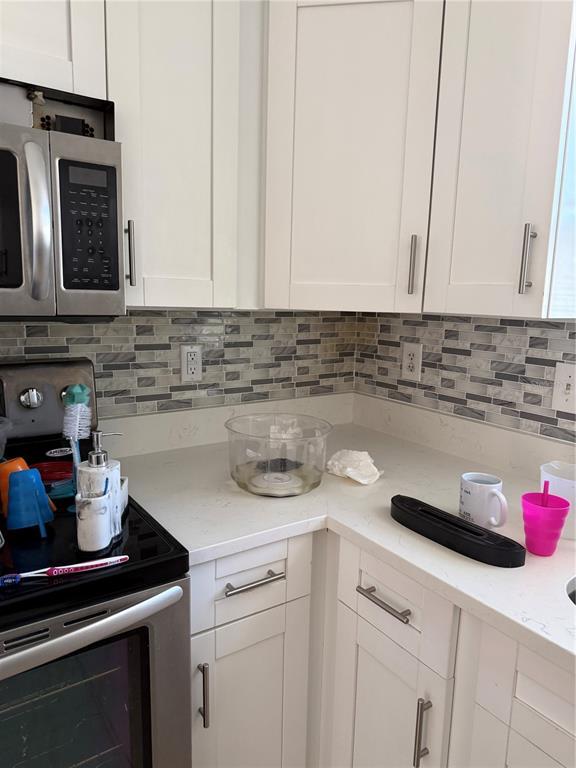 Foto del edificio - 7210 N Manhattan Ave