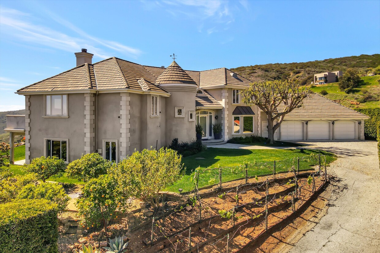 Foto principal - 3000 Sequit Dr