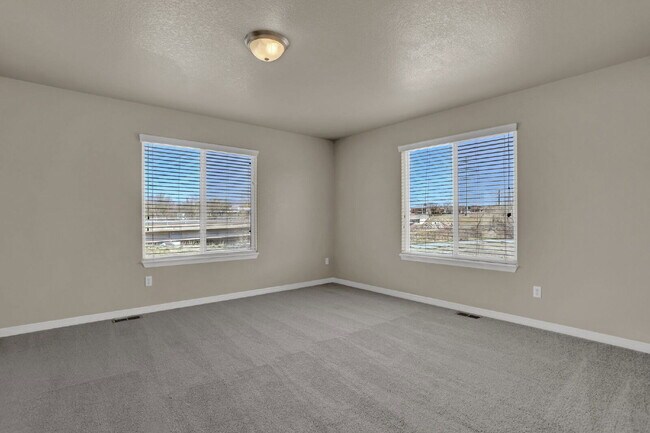 Foto del edificio - 2688 Sierra Springs Dr