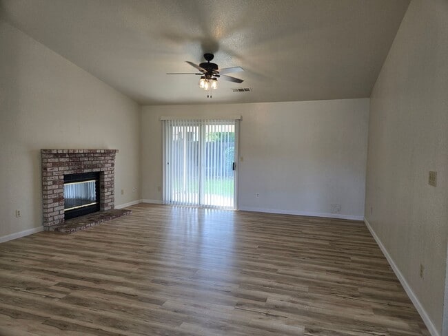 Building Photo - 348 Leffler Pl