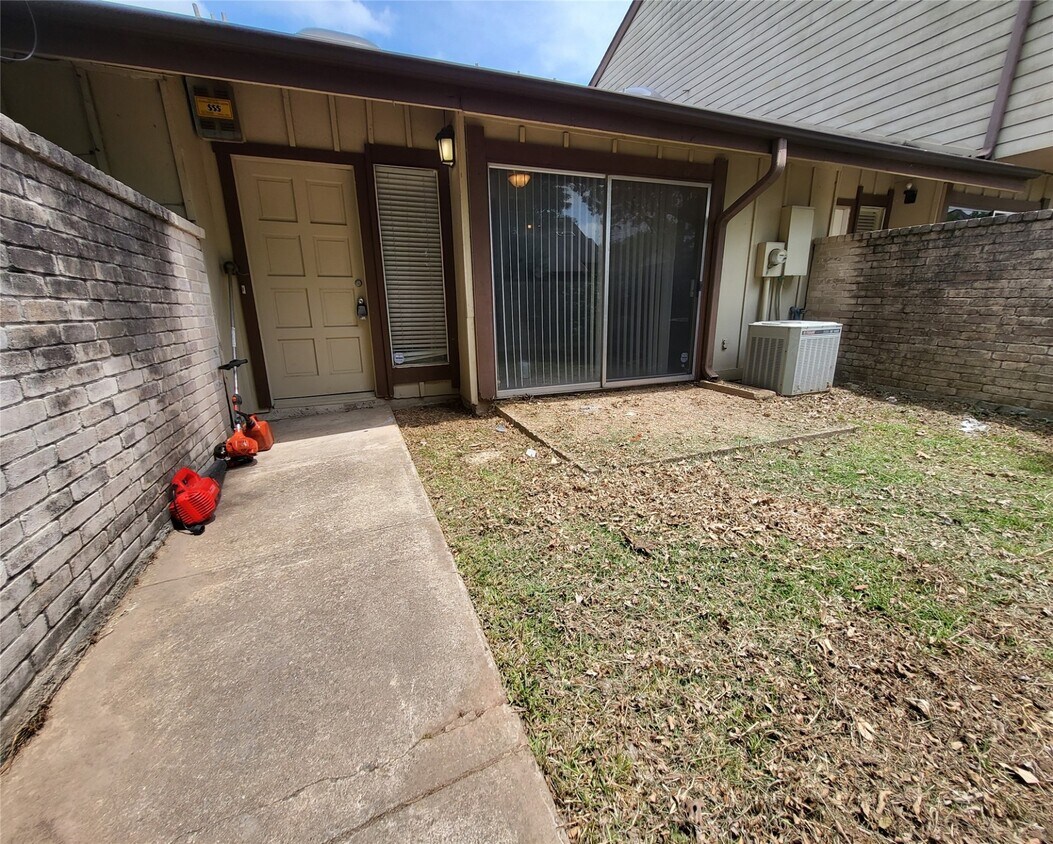 Primary Photo - 12510 Newbrook Dr