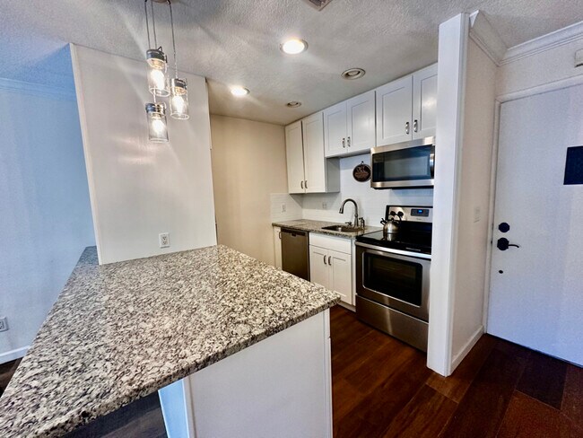 Building Photo - 1815 Robalo Dr