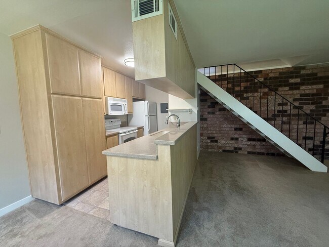 Foto del edificio - Campbell, walk to downtown, community pool