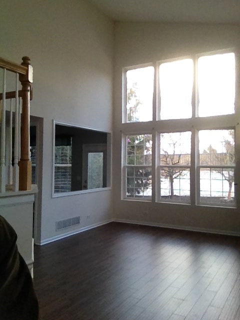 living room - 2707 Bay View Cir