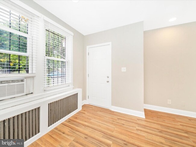 Unit Entrance - 4215 Dix St NE Townhome