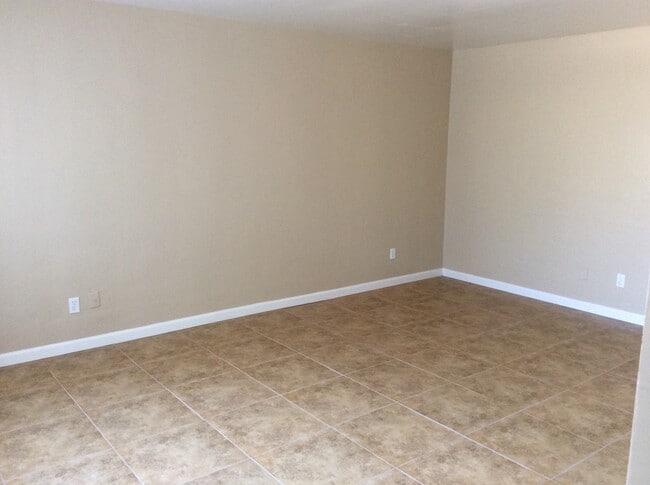 Building Photo - 2114 Brundage Ln