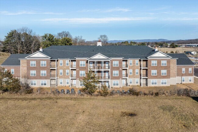 Foto del edificio - 397 Mule Academy Rd