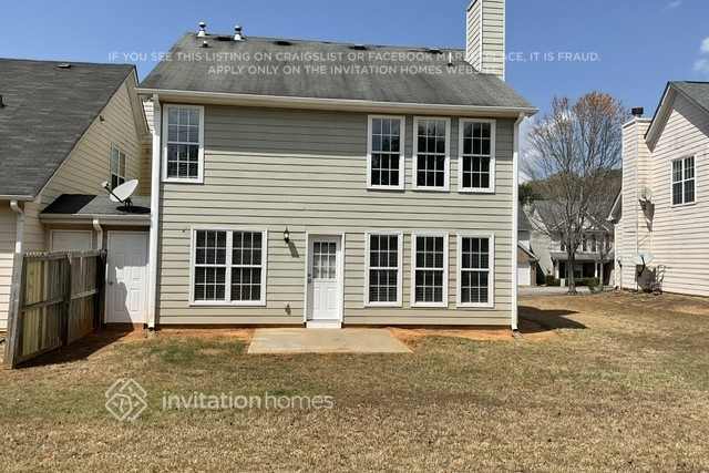 Building Photo - 9586 Lakeview Cir