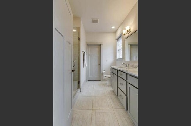 Building Photo - 1510 Rosebank Ave